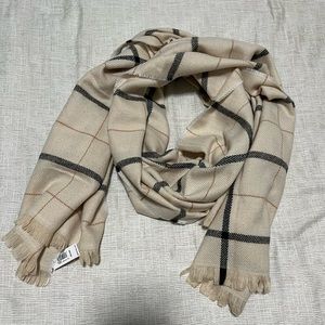 Gap scarf